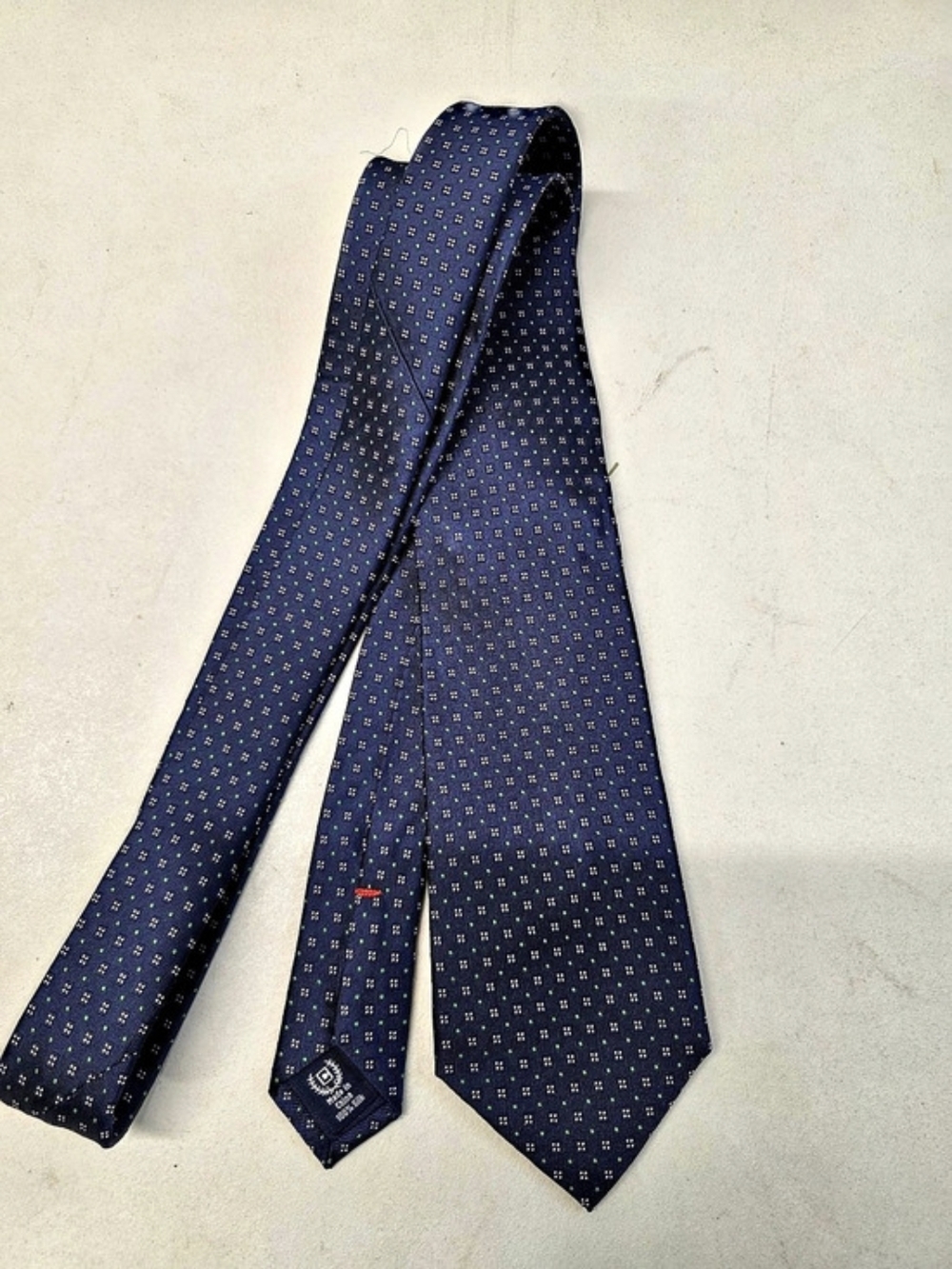 CHAPS Men’s 100% Silk Tie Navy Blue Green Geometric Necktie 59” Classic